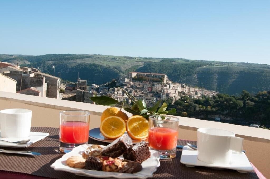 Готель La Dimora Di Piazza Carmine 3*