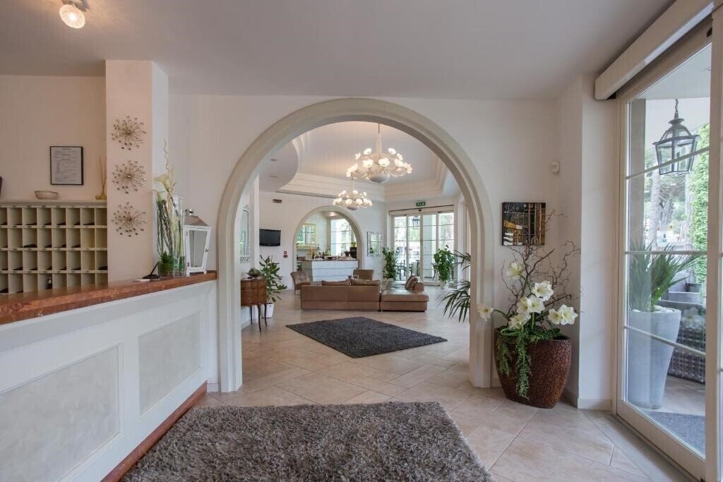 Фото Belvedere (Milano Marittima) 4*