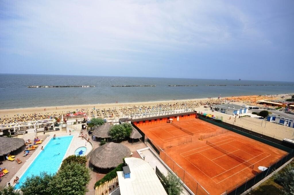 Готель Grand Hotel Club Azzurra 3*