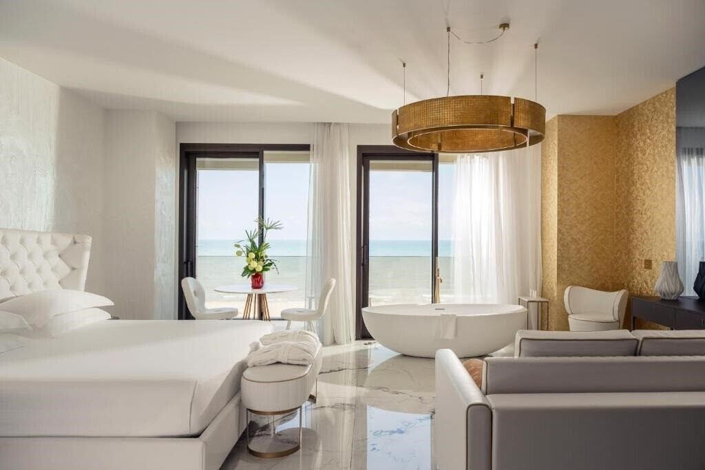 Фотографія The Promenade Luxury Wellness Hotel 5*
