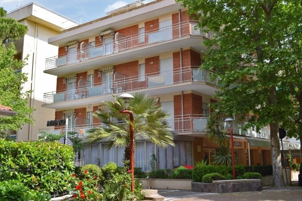 Готель Arno Hotel (Misano Adriatico) 2*