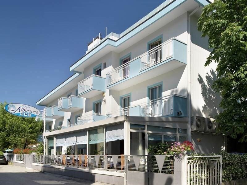 Отель Albicocco Hotel 2*
