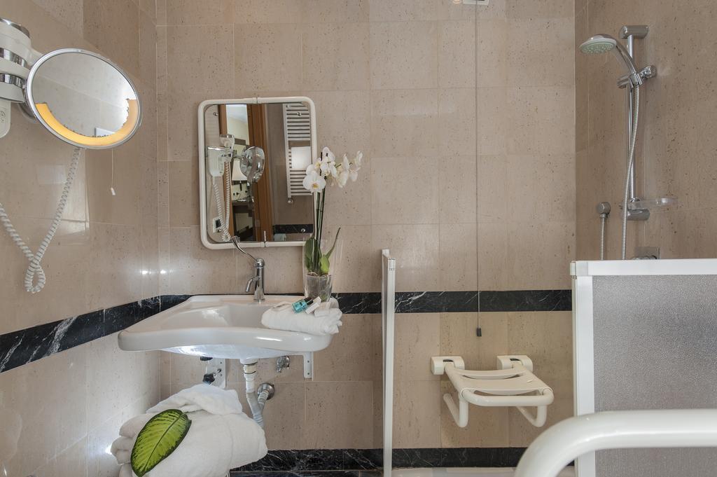 Готель Hotel Cardinal St. Peter 4*