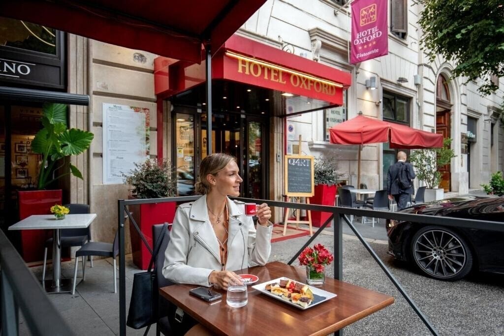 Готель Oxford Hotel 4*