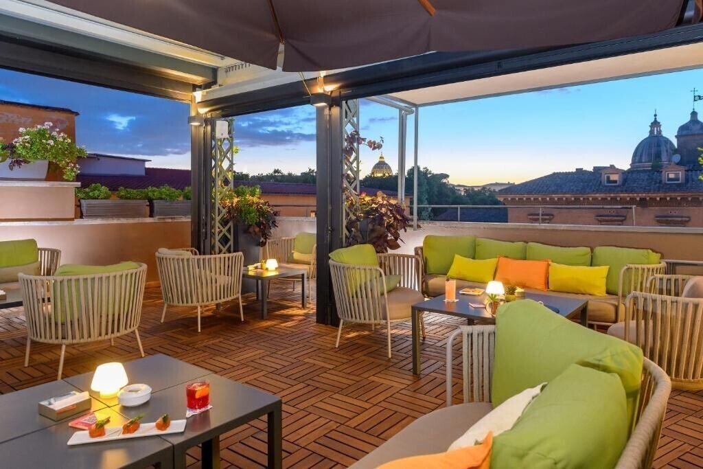 Готель Indigo Rome St. George 5*