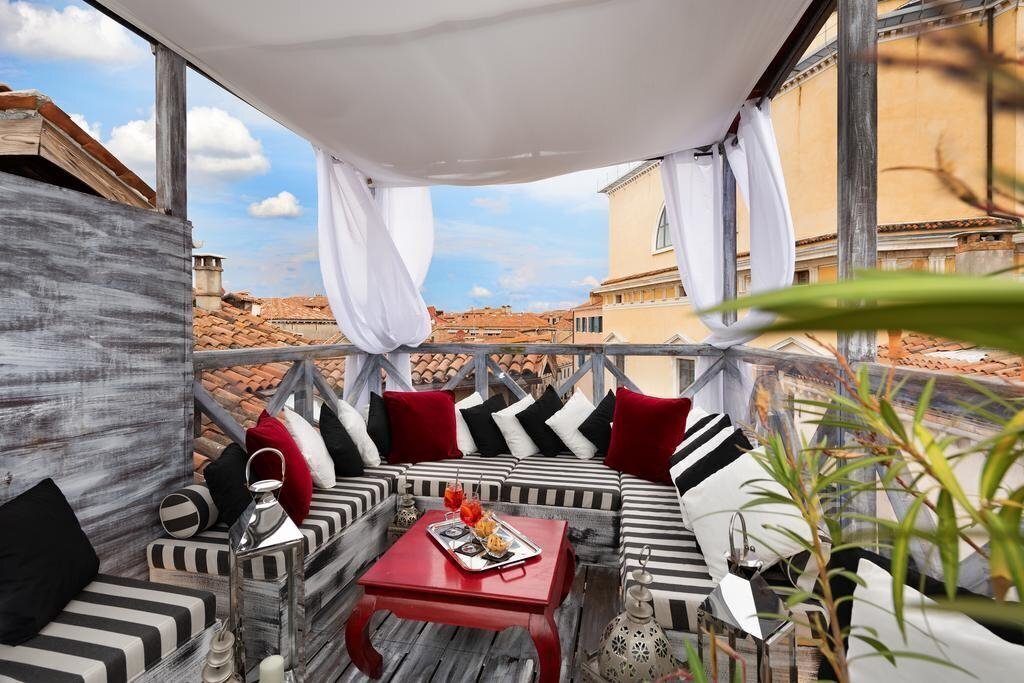 Отель J.K. Place 4*