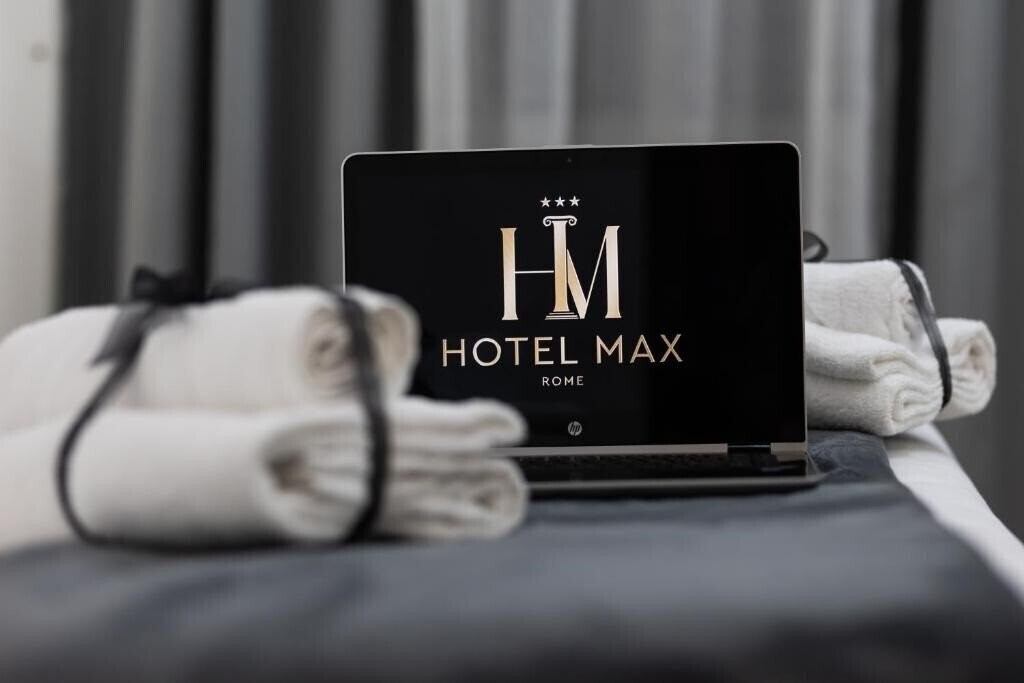 Отель Max Hotel 3*