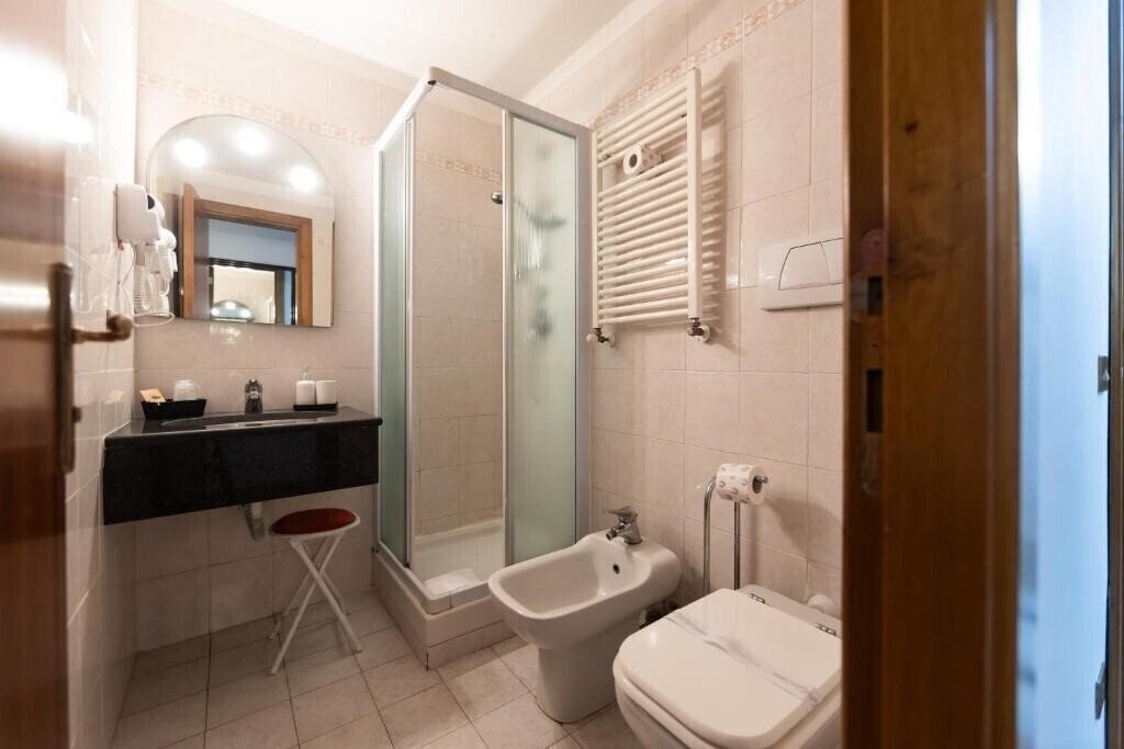 Фотография Max Hotel 3*