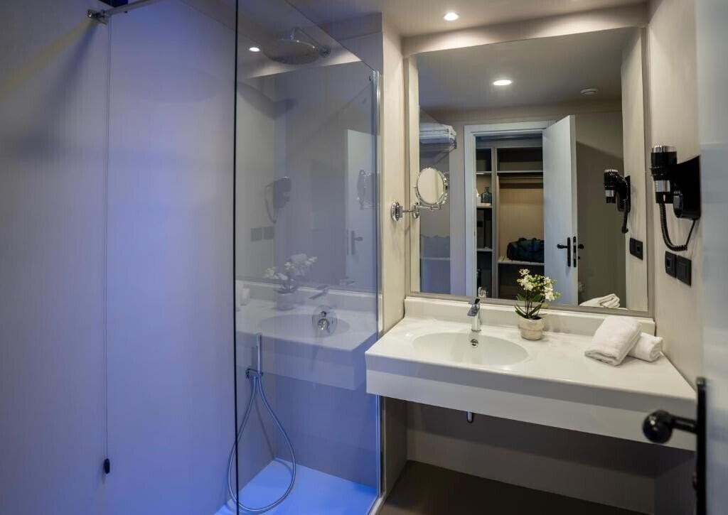 Фотографія Oly Hotel 4*