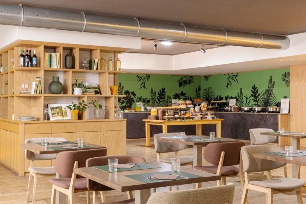 Фото Holiday Inn Rome - Pisana 4*