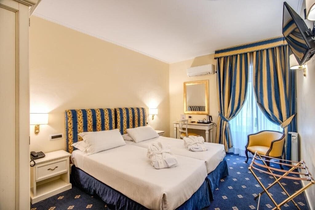 Фото Napoleon 4*