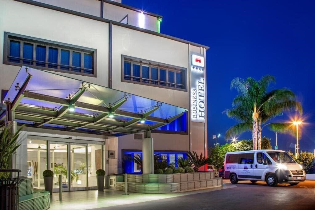 Готель Domidea Hotel 4*