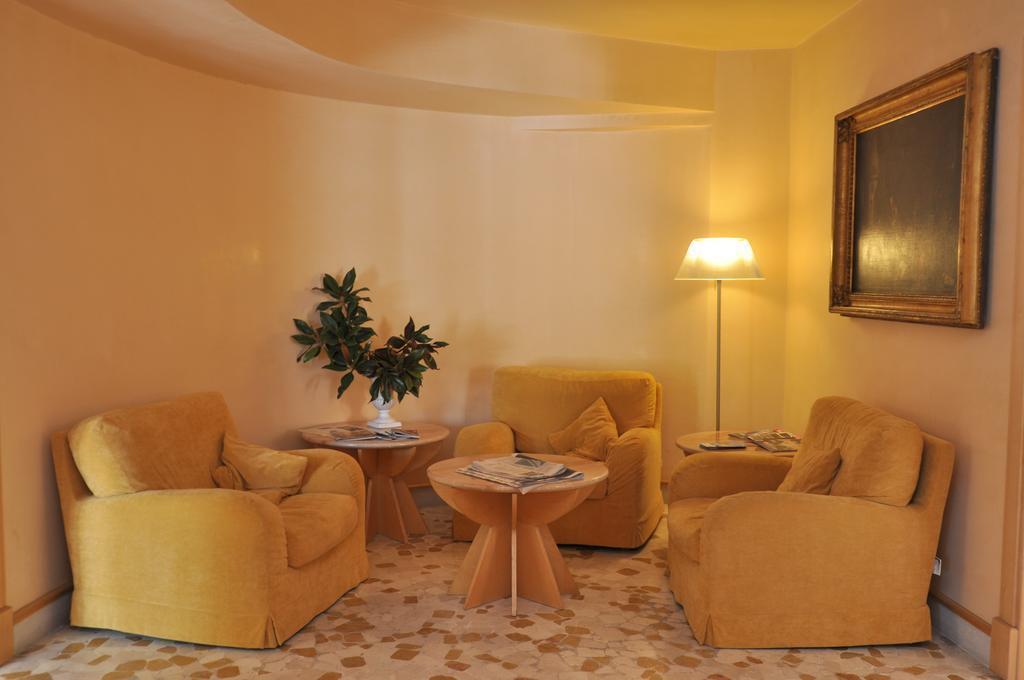 Фото Tre Fontane 3*