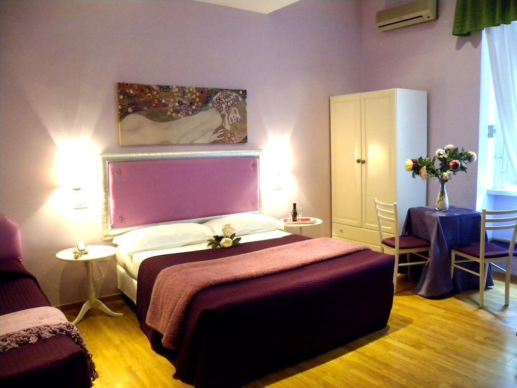 Отель Margaret 2*