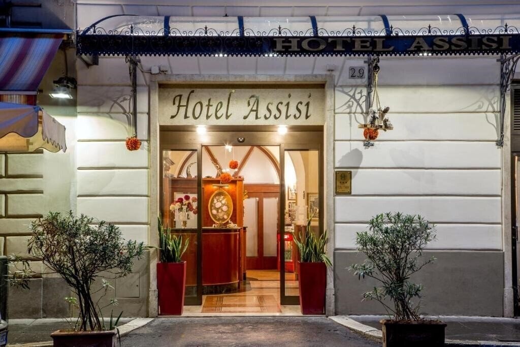 Отель Assisi 3*