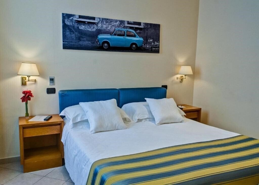 Фотографія Crosti Hotel 3*