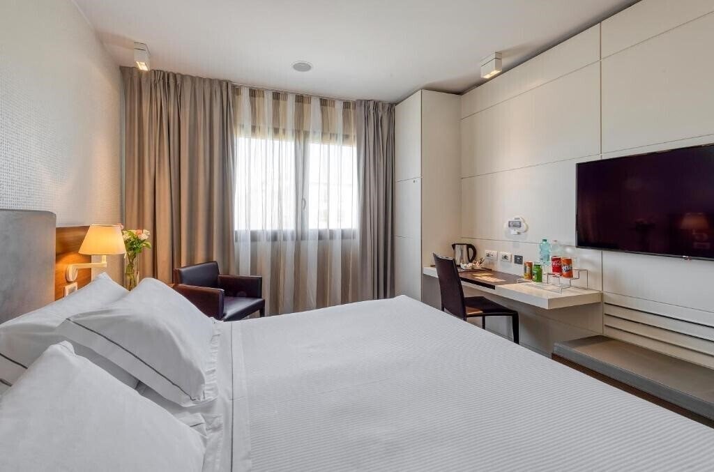 Картинка H10 Roma Citta 4*