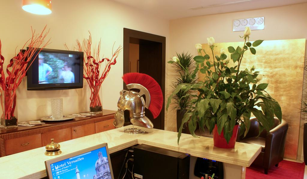 Фото Versailles 2*