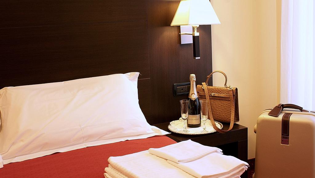 Зображення Versailles 2*