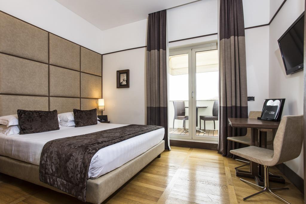 Фото The Independent Hotel 4*