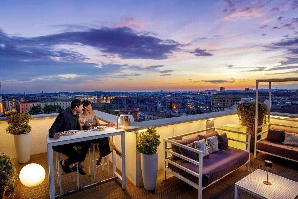Отель The Independent Hotel 4*