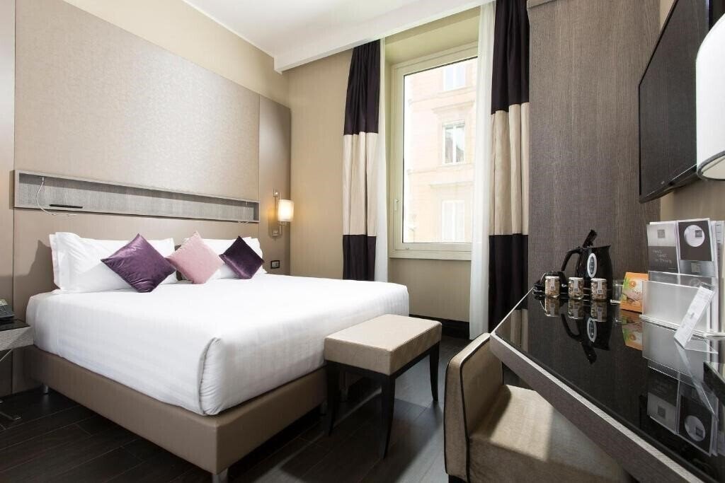 Отель Rome Life 4*