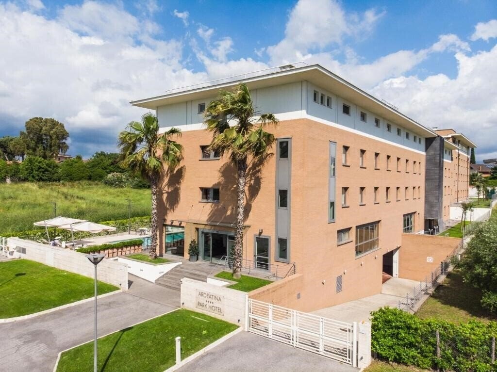 Готель Ardeatina Park Hotel 4*