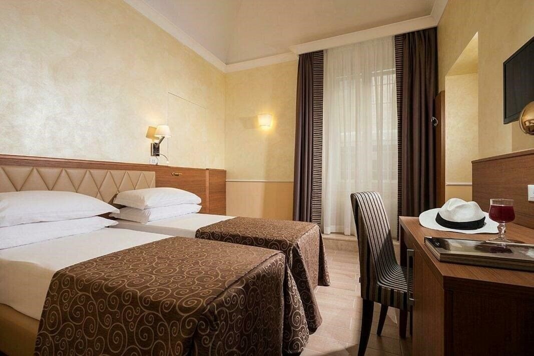 Отель Jfk House 3*