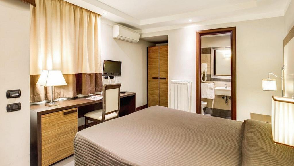 Картинка The Strand 3*