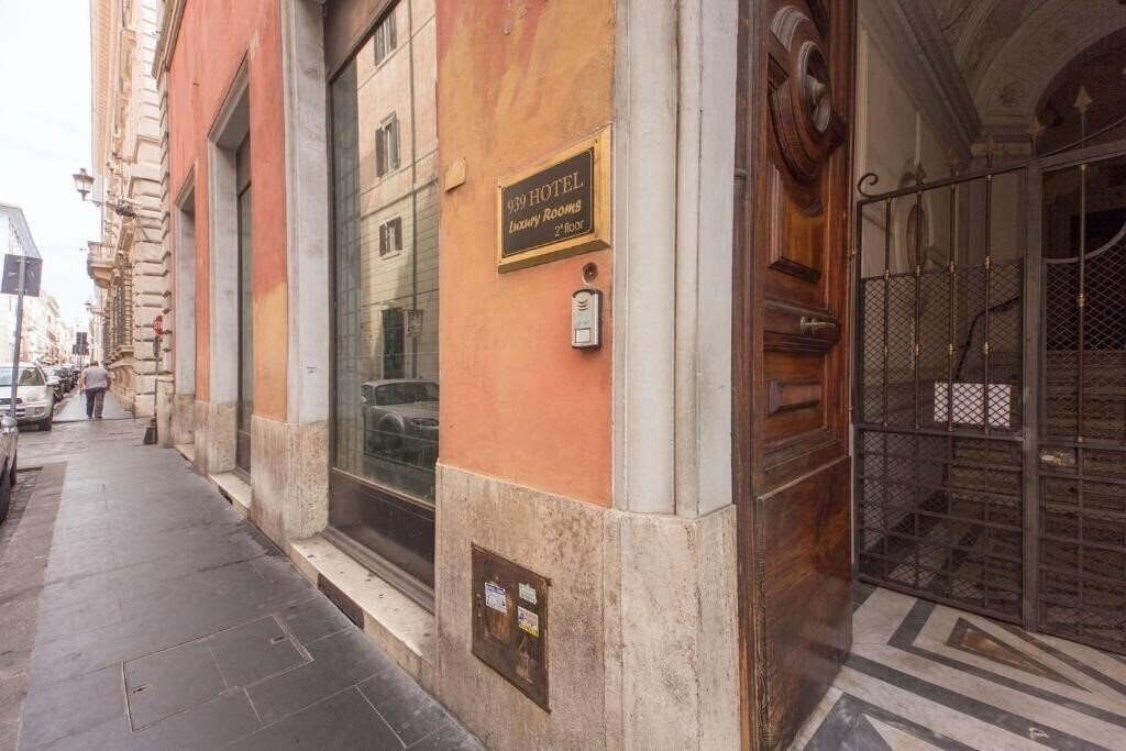 Картинка 939 Luxury Rooms Hotel 2*