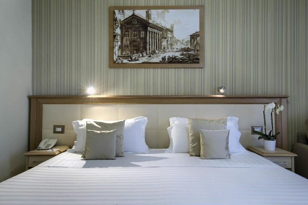 Фото Domus Australia Hotel 4*