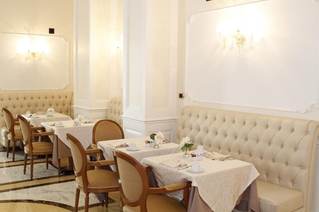 Фото Villa Pinciana 4*