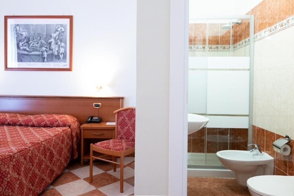 Фотографія Hotel Romantica 3*