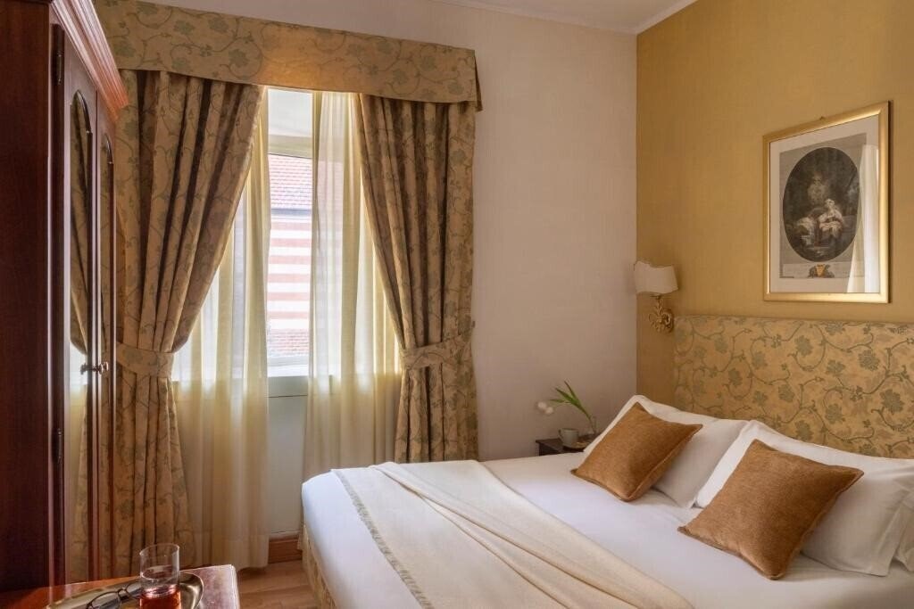 Картинка Cortina 3*