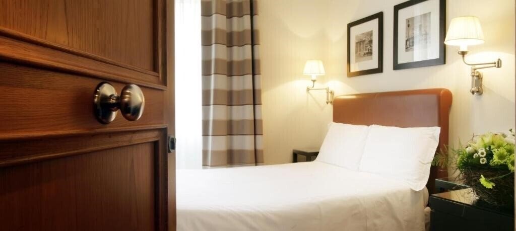 Отель Albergo Santa Chiara 3*