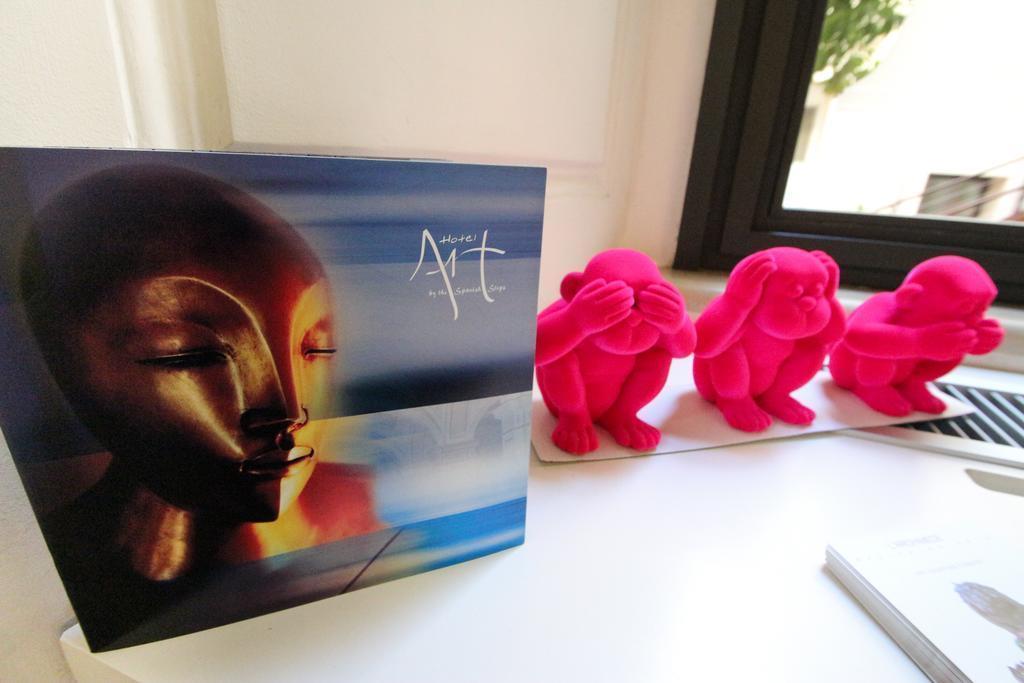 Зображення Art by the Spanish Steps 4*