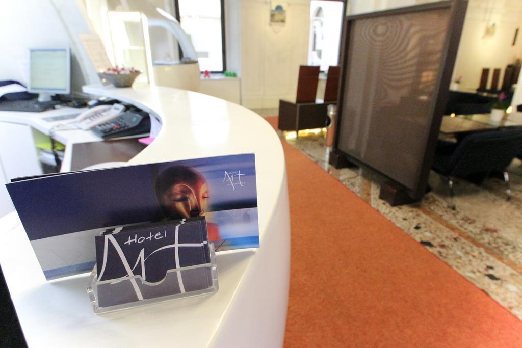 Картинка Art by the Spanish Steps 4*