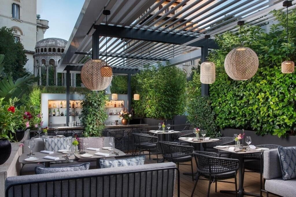 Готель NH Collection Rome Centro 4*