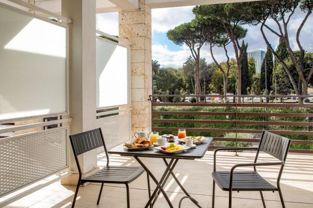 Изображение Shangri La Roma 4*