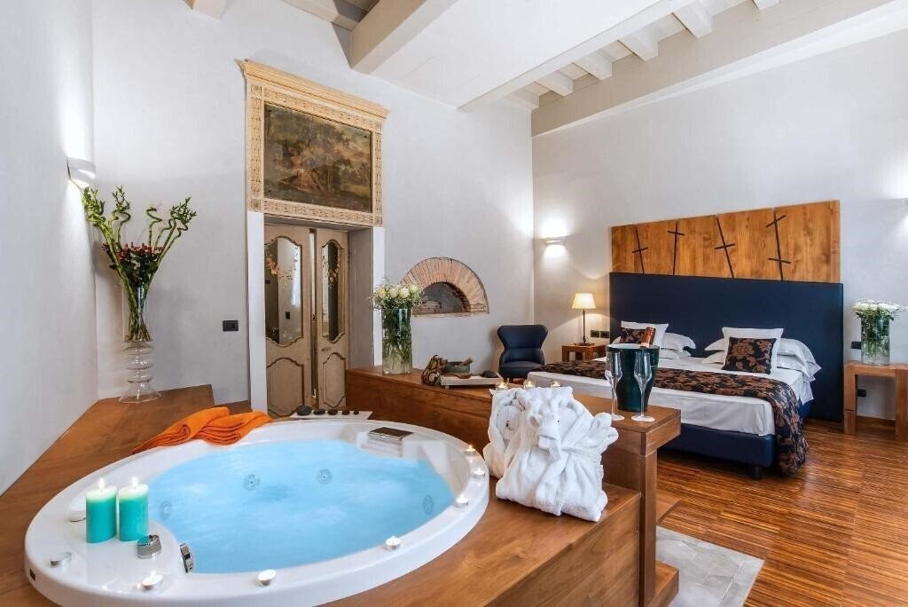 Готель The Code Hotel 4*