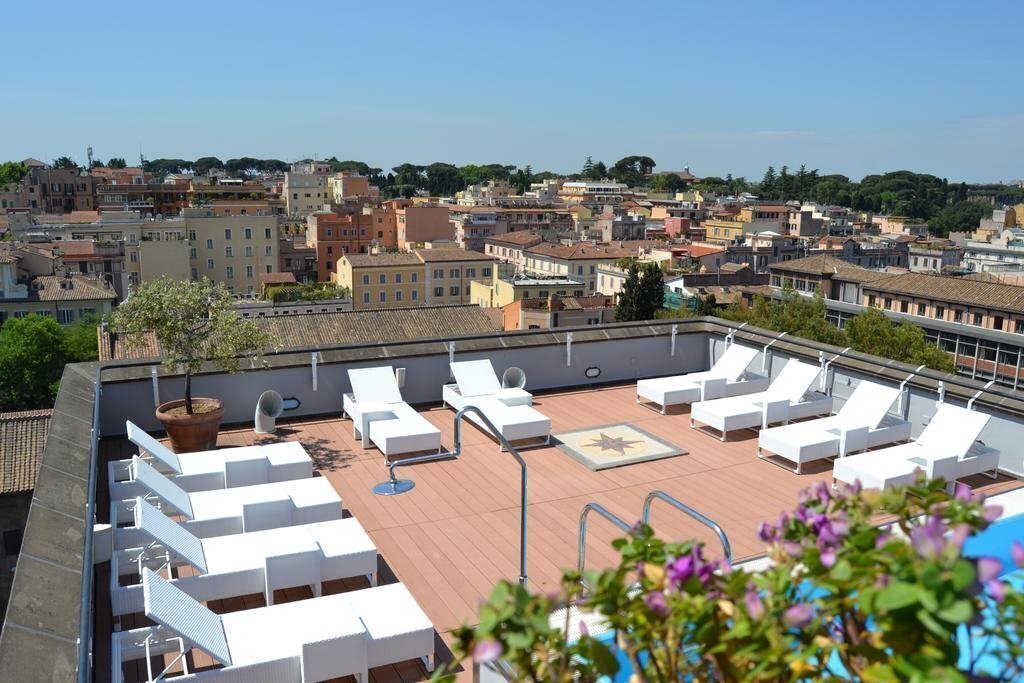 Готель Mercure Roma Centro Colosseo 4*