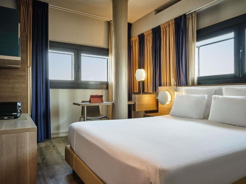 Картинка Mercure Roma Centro Colosseo 4*