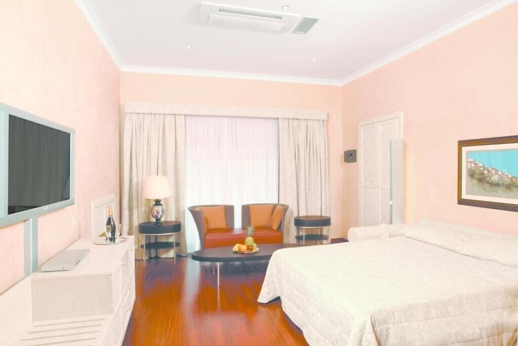 Зображення Colosseo Studio Suites отель без категории