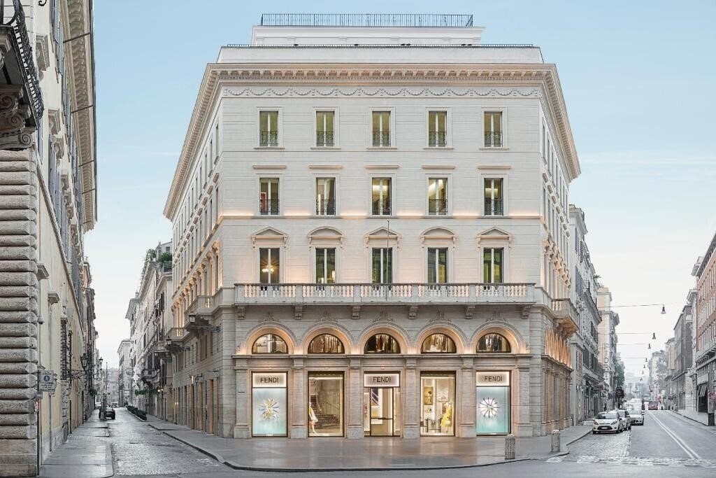 Отель Fendi Private Suites 5*