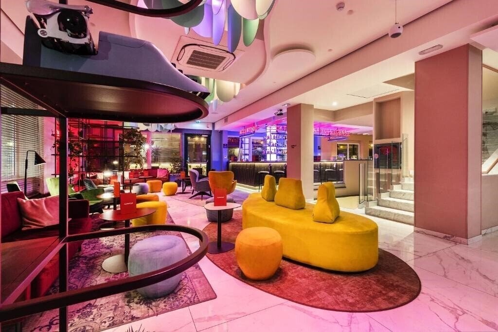 Готель Adesso 4*