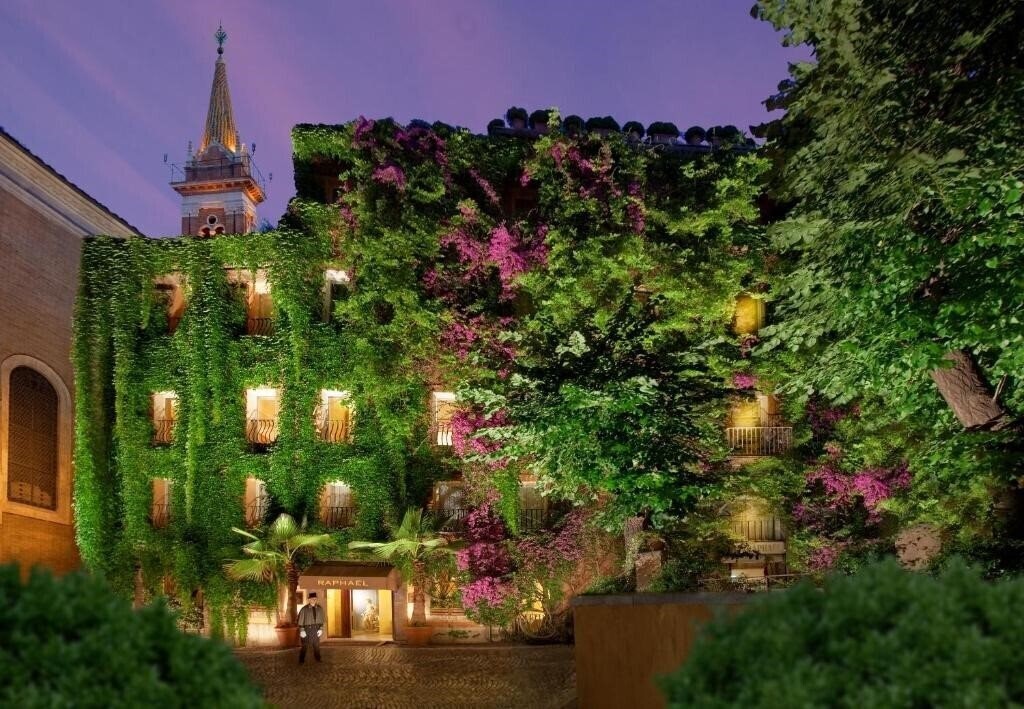 Отель Bio Hotel Raphael - Relais & Chateaux 5*