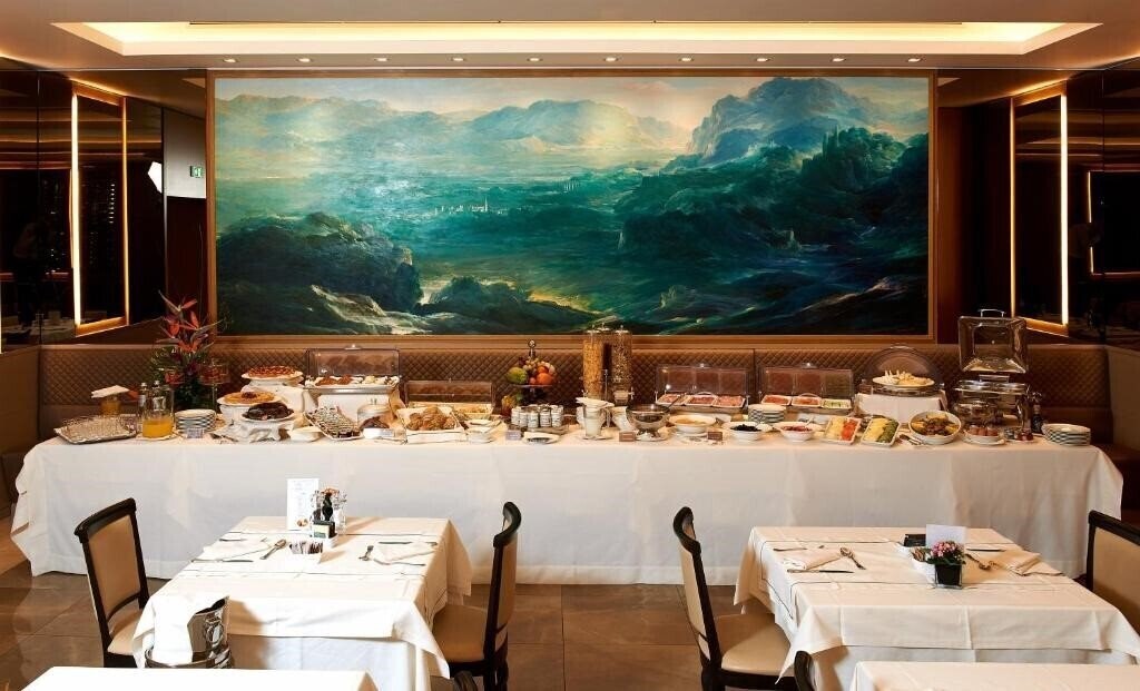 Готель Harry's Bar Trevi Hotel & Restaurant 5*