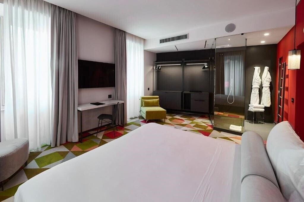 Фото Mytale Creative Academy Hotel 4*