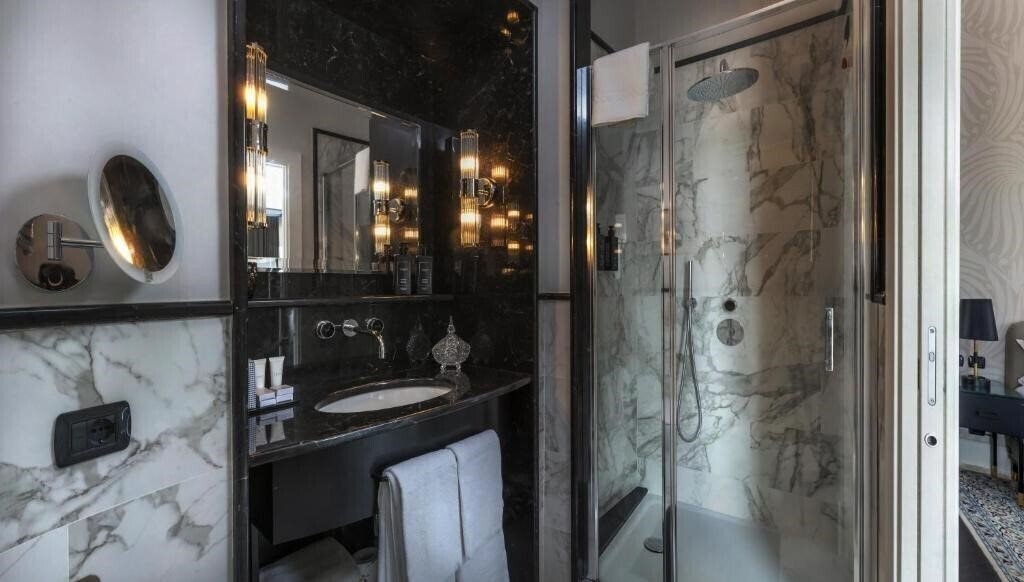 Фотографія Ricciardelli Luxury Studios Piazza Di Spagna 5*