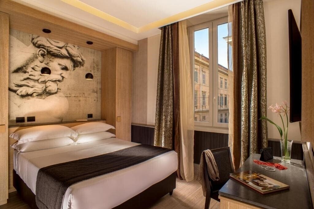 Фото Royal Court 4*